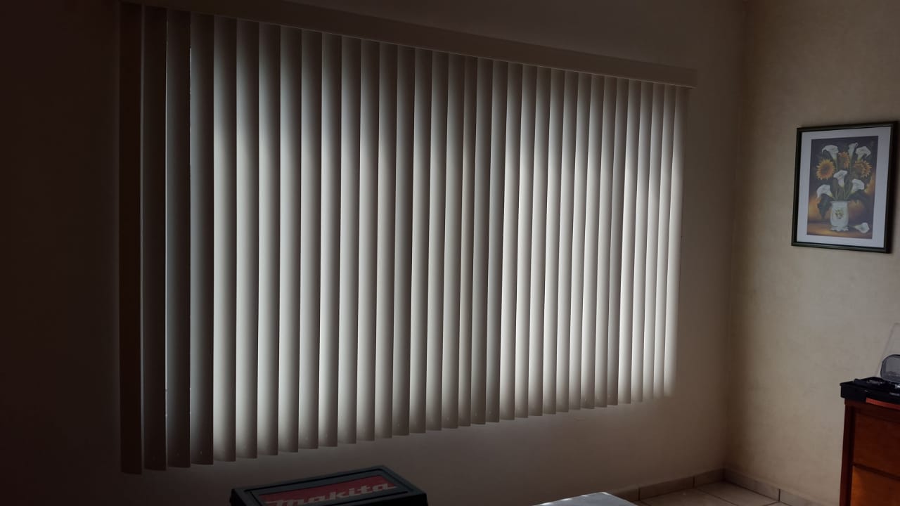Persiana Verticales de PVC Y Tela Home Land